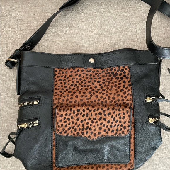 COPY - Rebecca Minkoff dexter black leather animal print bucket bag - Picture 2 of 12
